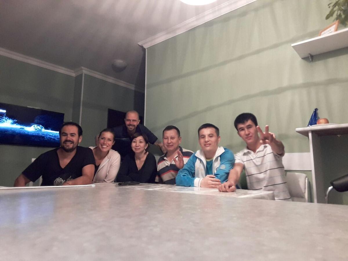 Hostel Infiniti Astana Buitenkant foto