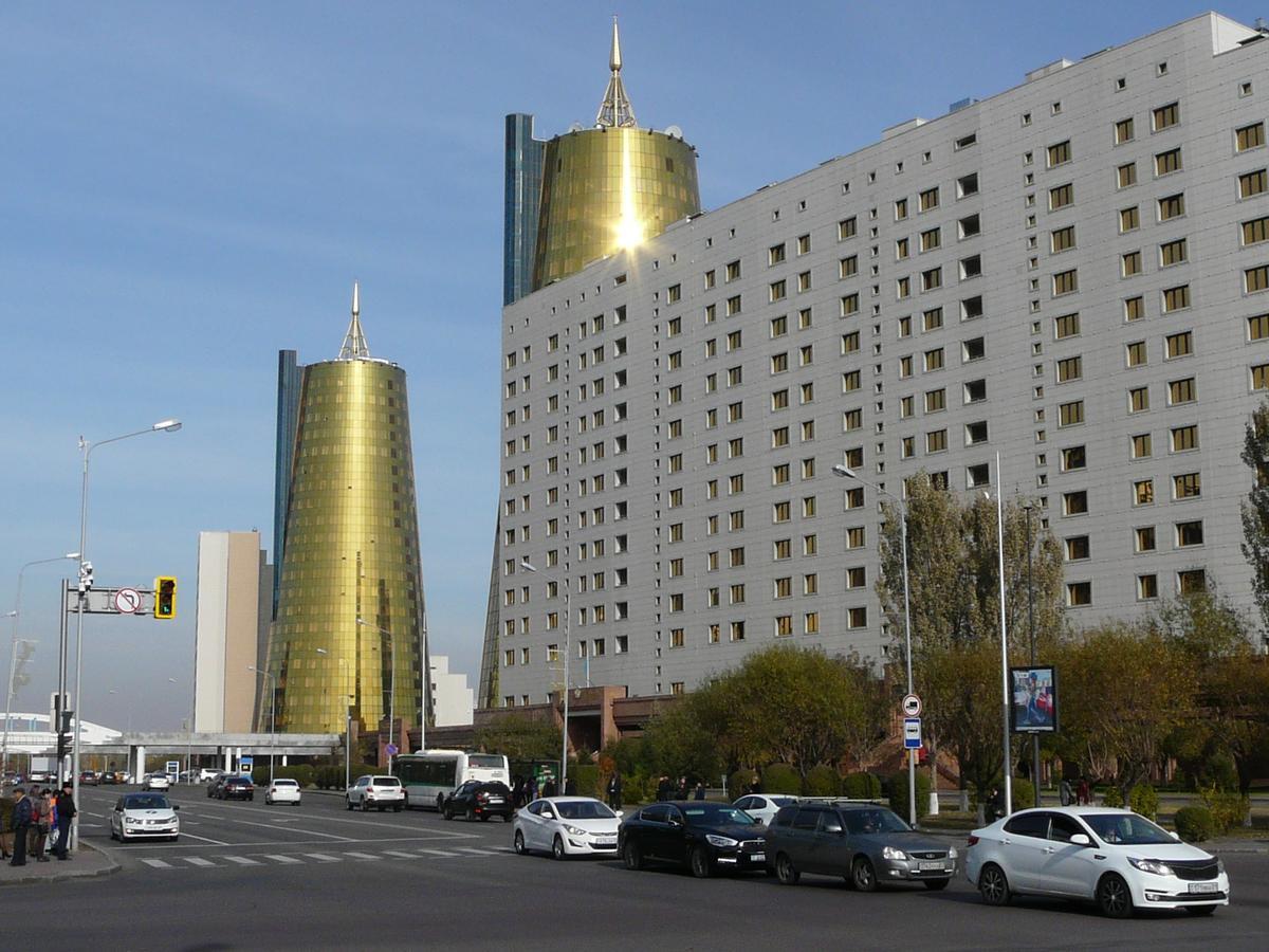 Hostel Infiniti Astana Buitenkant foto